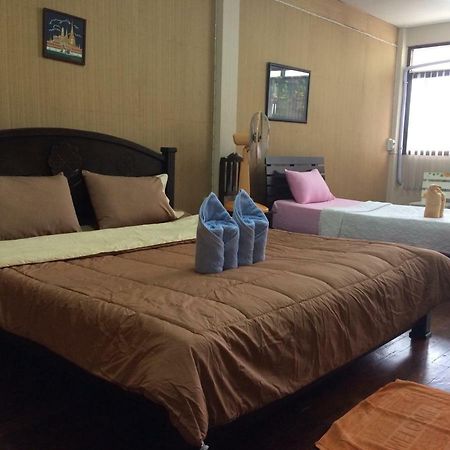 Changphuakgate Guesthouse Chiang Mai Ngoại thất bức ảnh