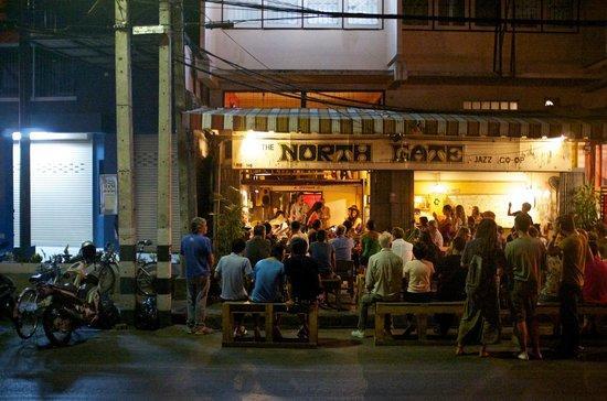 Changphuakgate Guesthouse Chiang Mai Ngoại thất bức ảnh