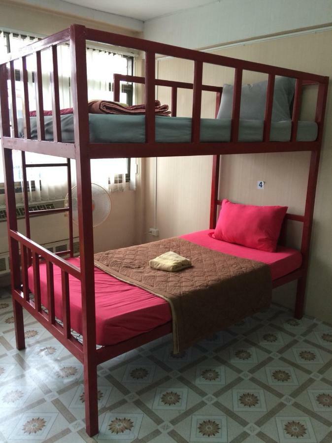 Changphuakgate Guesthouse Chiang Mai Ngoại thất bức ảnh