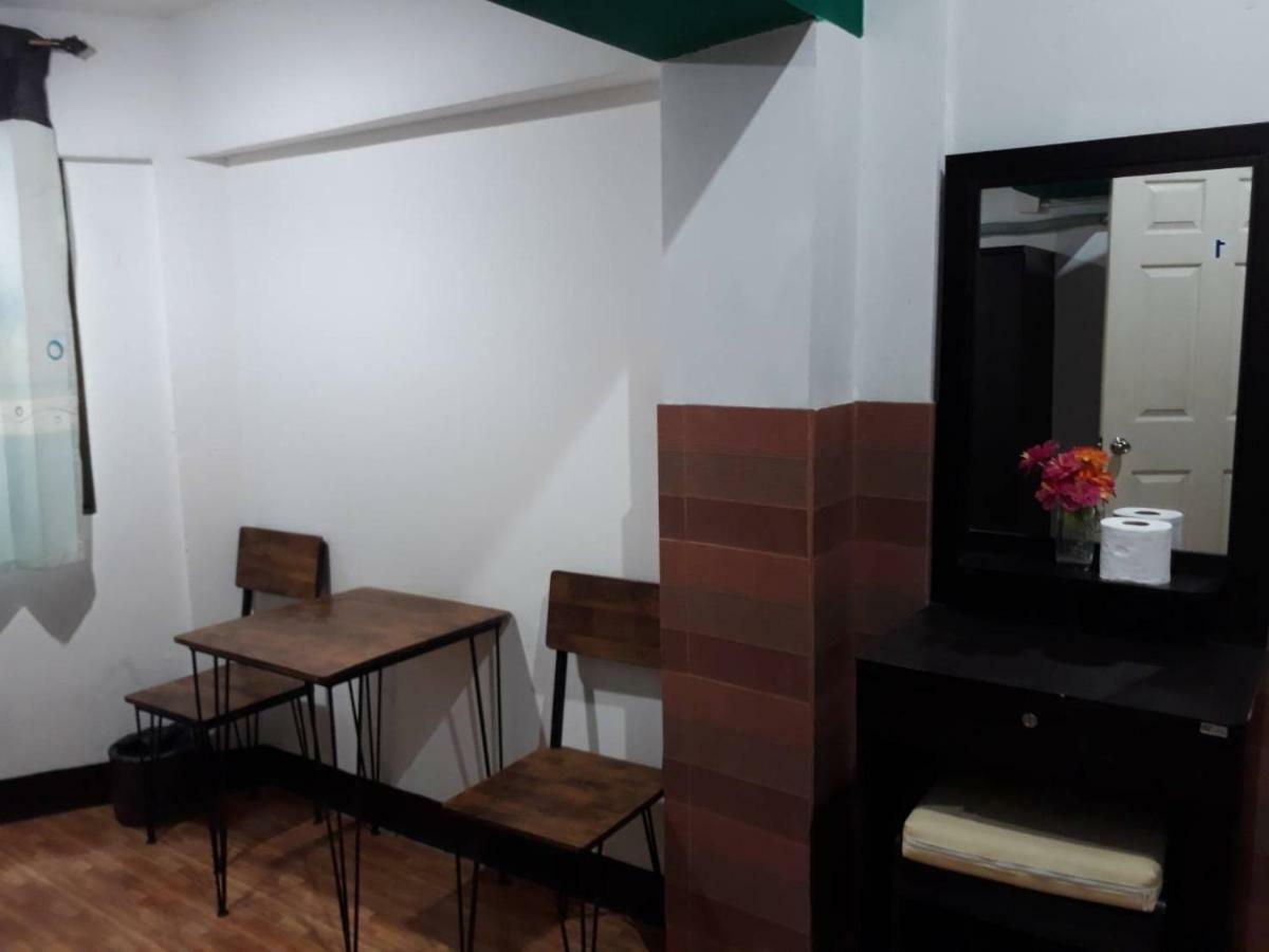 Changphuakgate Guesthouse Chiang Mai Ngoại thất bức ảnh