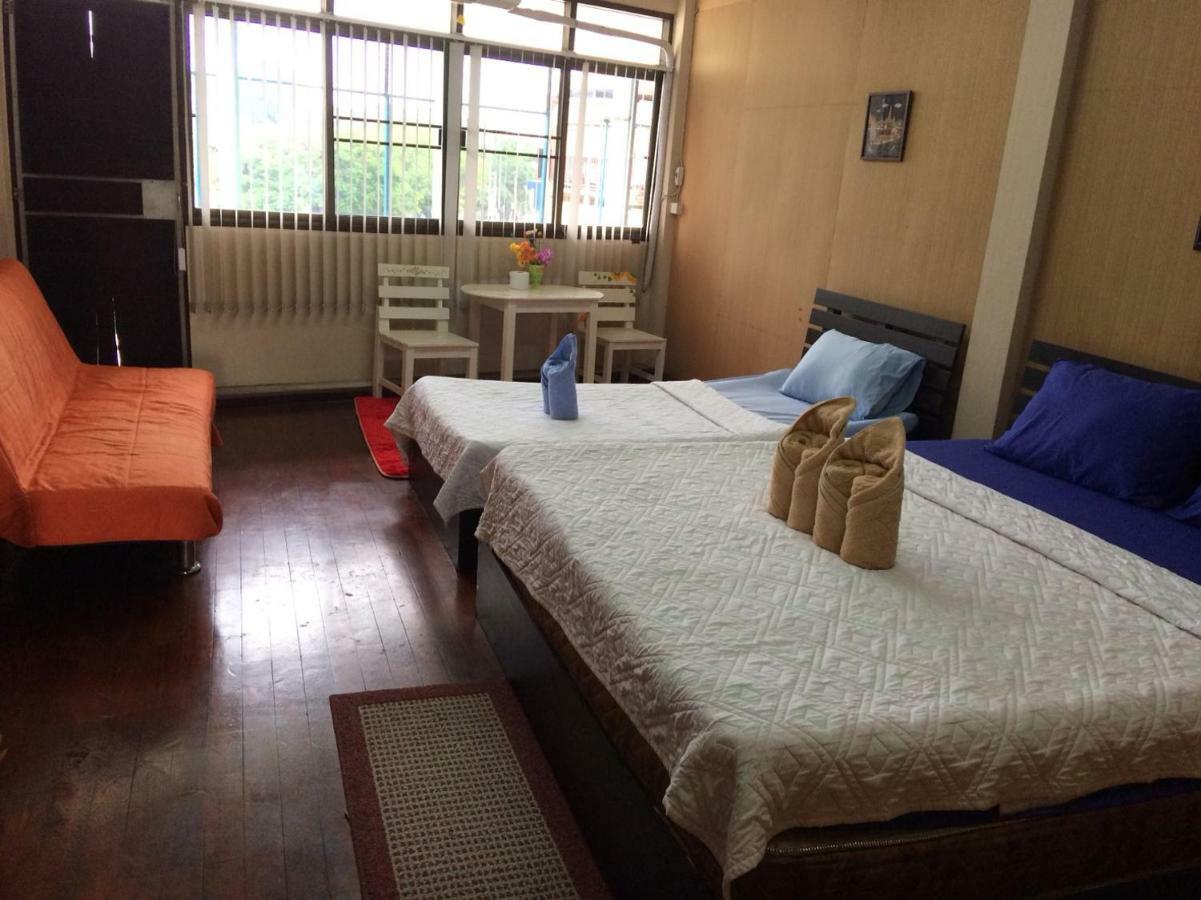 Changphuakgate Guesthouse Chiang Mai Ngoại thất bức ảnh
