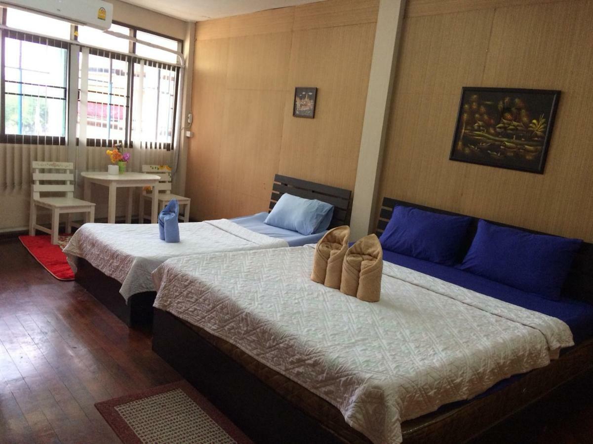 Changphuakgate Guesthouse Chiang Mai Ngoại thất bức ảnh